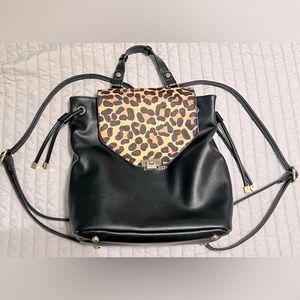 *GUC* Dune leather leopard backpack/handbag
